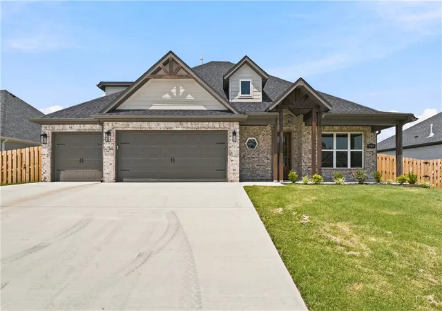 Photo 1 of Single family home for sale at 2405 Bergman Rd, Pea Ridge, AR 72751 | MLS# 1332378 | Listing updated on 2026-09-06