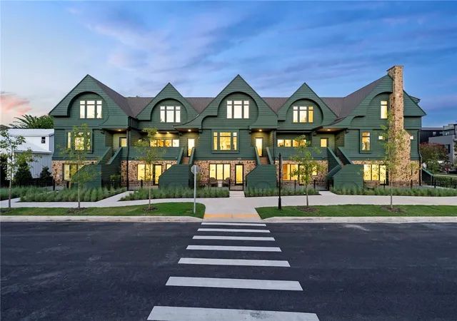 Photo 1 of Townhouse for sale at 422 Se C St, Bentonville, AR 72712 | MLS# 1332503 | Listing updated on 2026-09-10