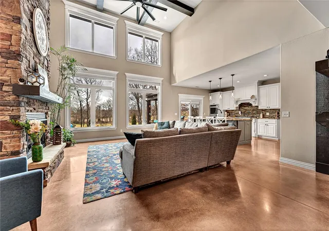 Photo 2 of Single family home for sale at 425 Ne Duke Hl Rd, Bentonville, AR 72713 | MLS# 1333213 | Listing updated on 2026-08-30