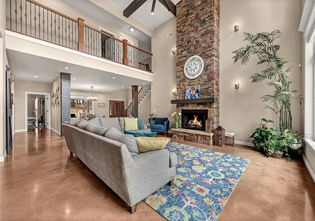 Photo 3 of Single family home for sale at 425 Ne Duke Hl Rd, Bentonville, AR 72713 | MLS# 1333213 | Listing updated on 2026-08-30