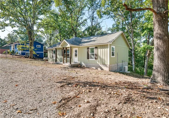 Photo 2 of Single family home for sale at 111 Ridge Rd, Eureka Springs, AR 72631 | MLS# 1332864 | Listing updated on 2026-09-09