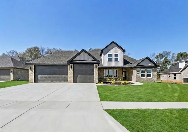 Photo 1 of Sale Pending at 1330 Greyback Ln, Centerton, AR 72719 | MLS# 1333473 | Listing updated on 2026-08-31