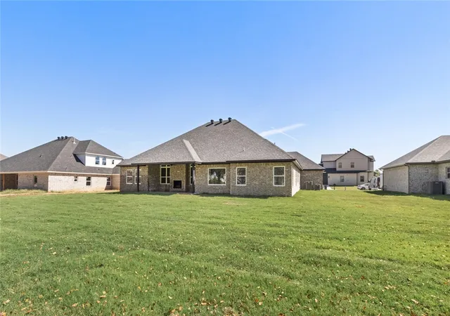 Photo 36 of Sale Pending at 1330 Greyback Ln, Centerton, AR 72719 | MLS# 1333473 | Listing updated on 2026-08-31
