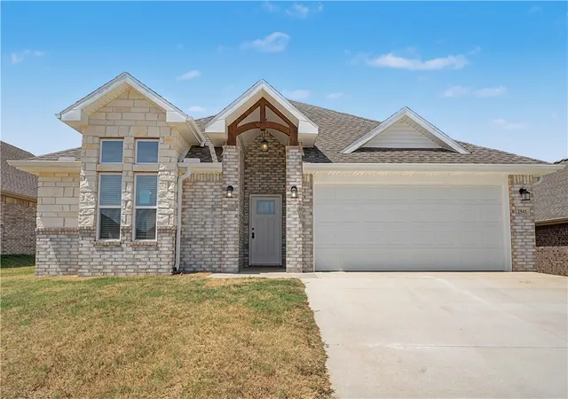 Photo 3 of Single family home for sale at 2541 Quince Ct, Bentonville, AR 72712 | MLS# 1334088 | Listing updated on 2026-09-02