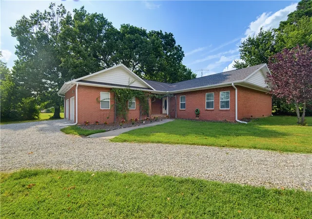Photo 2 of Sale Pending at 1349 Harmon Rd, Fayetteville, AR 72704 | MLS# 1334941 | Listing updated on 2026-09-20