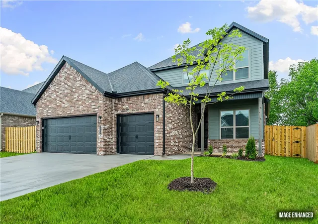 Photo 2 of Single family home for sale at 2120 Porter St, Pea Ridge, AR 72751 | MLS# 1335200 | Listing updated on 2026-10-07