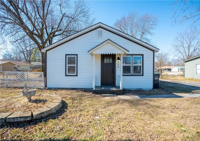 Photo 1 of Sale Pending at 806 S Powell St, Springdale, AR 72764 | MLS# 1335855 | Listing updated on 2026-09-09