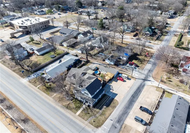 Photo 2 of Single family home for sale at 400 Mount Olive St, Siloam Springs, AR 72761 | MLS# 1335944 | Listing updated on 2026-08-28