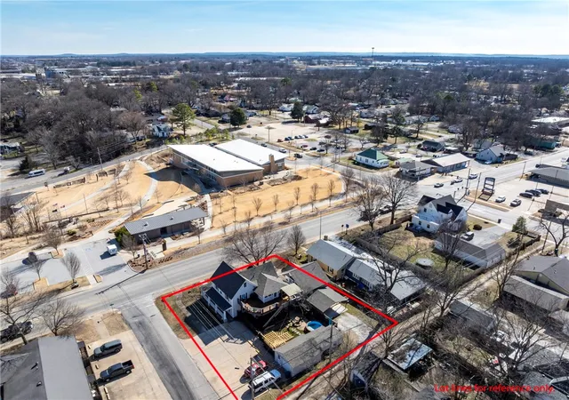 Photo 3 of Single family home for sale at 400 Mount Olive St, Siloam Springs, AR 72761 | MLS# 1335944 | Listing updated on 2026-08-28