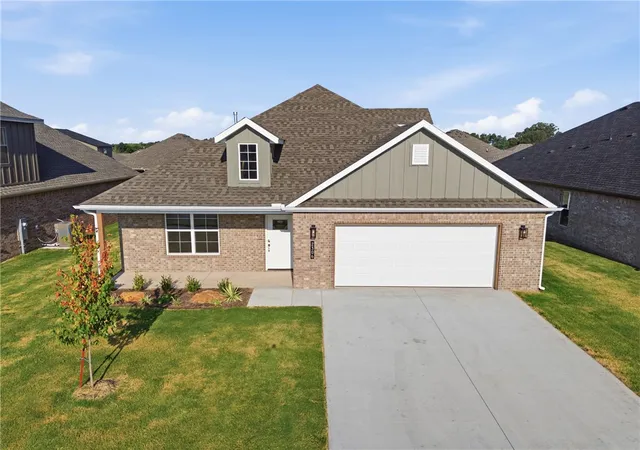 Photo 2 of Single family home for sale at 2306 N Zane St, Siloam Springs, AR 72761 | MLS# 1336025 | Listing updated on 2026-09-04