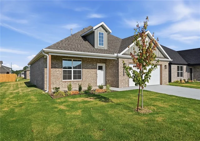 Photo 3 of Single family home for sale at 2306 N Zane St, Siloam Springs, AR 72761 | MLS# 1336025 | Listing updated on 2026-09-04