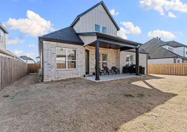 Photo 3 of Single family home for sale at 330 Rainforest Loop, Centerton, AR 72719 | MLS# 1336429 | Listing updated on 2026-08-29