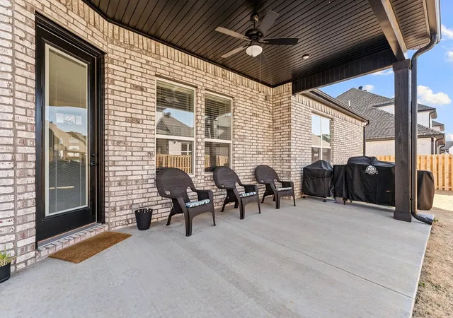 Photo 4 of Single family home for sale at 330 Rainforest Loop, Centerton, AR 72719 | MLS# 1336429 | Listing updated on 2026-08-29