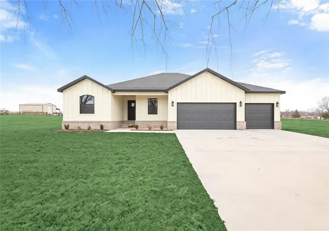 Photo 1 of Single family home for sale at 1145 John Renfroe Rd, Pea Ridge, AR 72751 | MLS# 1336666 | Listing updated on 2026-09-10