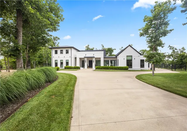 Photo 2 of Single family home for sale at 3809 Copper Ridge Rd, Rogers, AR 72756 | MLS# 1335422 | Listing updated on 2026-09-05