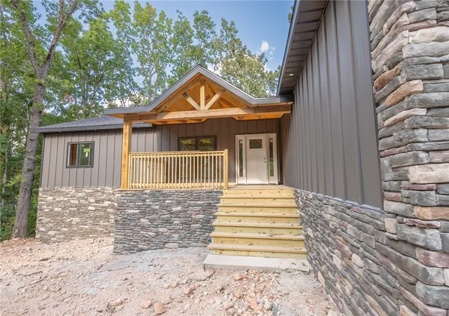 Photo 3 of Single family home for sale at 4222 Turnbury Dr, Harrison, AR 72601 | MLS# 1337643 | Listing updated on 2026-09-04