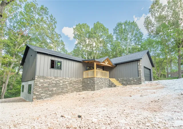 Photo 4 of Single family home for sale at 4222 Turnbury Dr, Harrison, AR 72601 | MLS# 1337643 | Listing updated on 2026-09-04