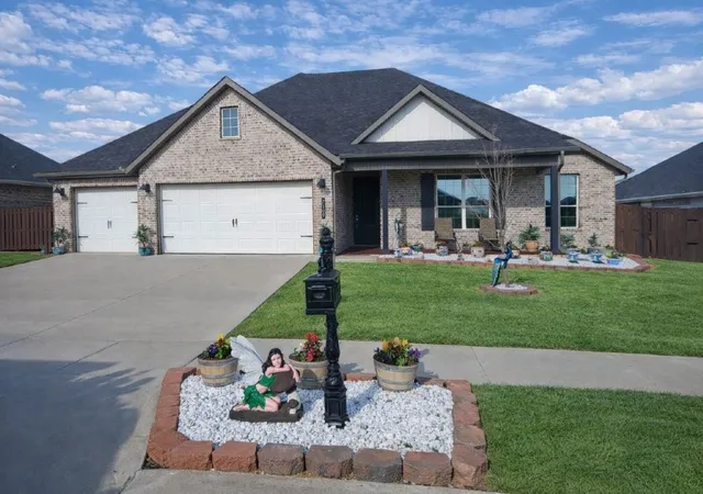 Photo 1 of Single family home for sale at 2109 Abbott Ln, Pea Ridge, AR 72751 | MLS# 1337739 | Listing updated on 2026-09-02
