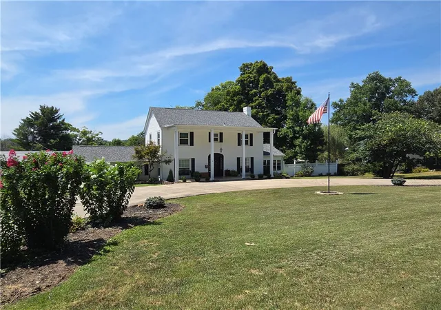 Photo 3 of Sale Pending at 8 Westwood Dr, Harrison, AR 72601 | MLS# 1337869 | Listing updated on 2026-09-10