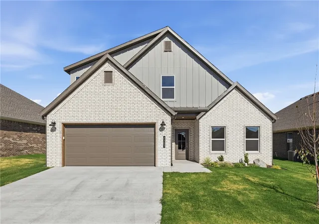 Photo 1 of Single family home for sale at 2303 N Lexington St, Siloam Springs, AR 72761 | MLS# 1337878 | Listing updated on 2026-09-09