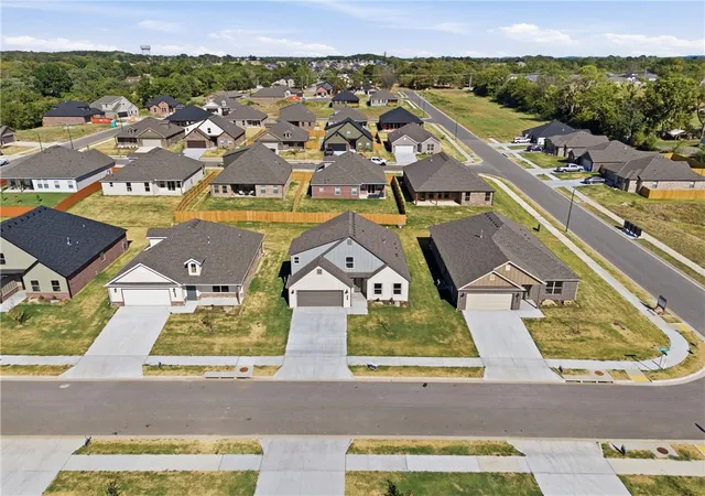 Photo 35 of Single family home for sale at 2303 N Lexington St, Siloam Springs, AR 72761 | MLS# 1337878 | Listing updated on 2026-08-28