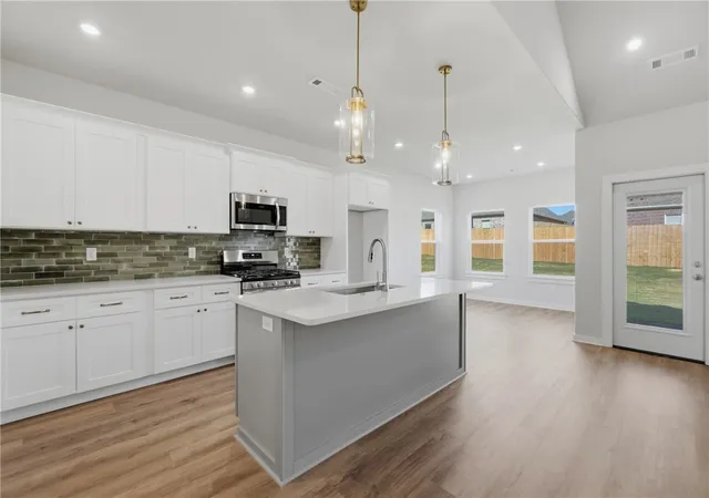 Photo 3 of Single family home for sale at 2303 N Lexington St, Siloam Springs, AR 72761 | MLS# 1337878 | Listing updated on 2026-08-28