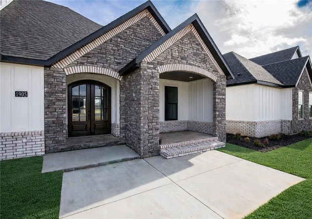 Photo 3 of Single family home for sale at 1905 Strong Ave, Pea Ridge, AR 72751 | MLS# 1338302 | Listing updated on 2026-10-05