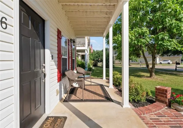 Photo 2 of Sale Pending at 3616 S Tower Cir, Fayetteville, AR 72704 | MLS# 1338563 | Listing updated on 2026-09-03