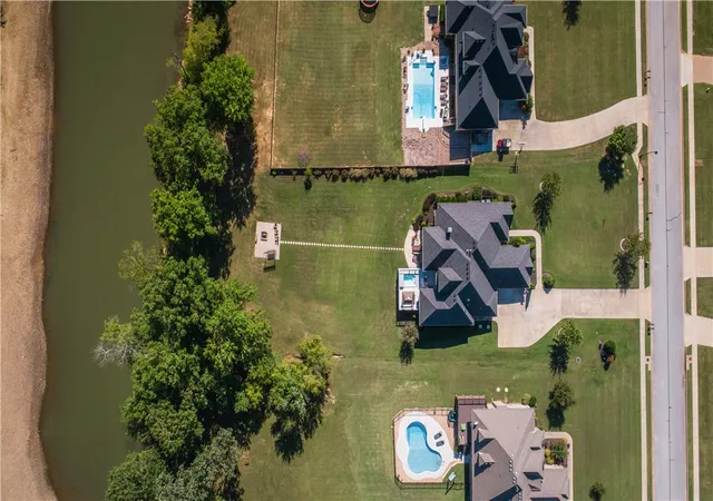 Photo 3 of Sale Pending at 2207 Riverfront Ln, Fayetteville, AR 72703 | MLS# 1338797 | Listing updated on 2026-09-03