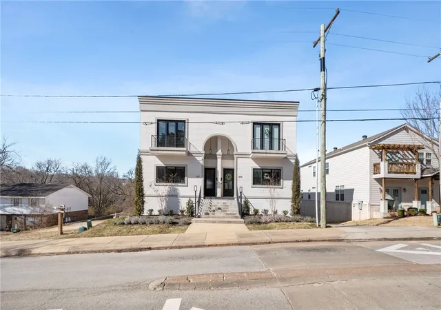 Photo 3 of Townhouse for sale at 837 N Gregg Ave, Fayetteville, AR 72701 | MLS# 1339147 | Listing updated on 2026-09-11