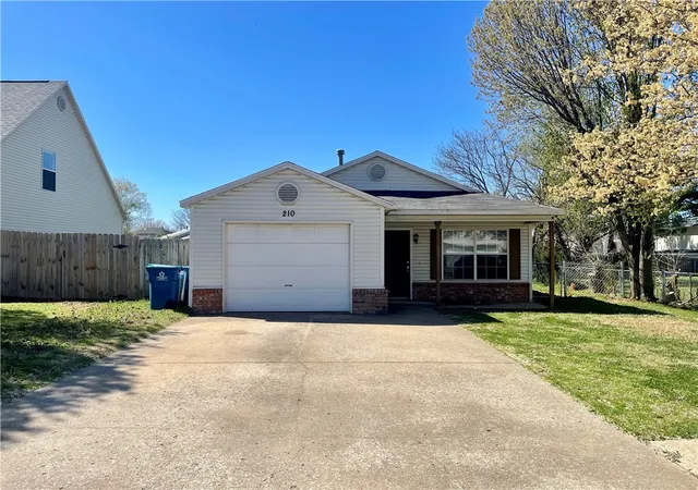 Photo 1 of Single family home for sale at 210 Parkcrest Dr, Bentonville, AR 72712 | MLS# 1339575 | Listing updated on 2026-09-02