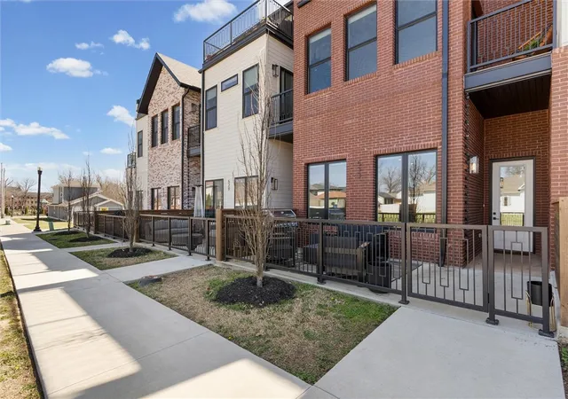Photo 2 of Townhouse for sale at 533 Sw 5th Street, Bentonville, AR 72712 | MLS# 1339950 | Listing updated on 2026-09-10