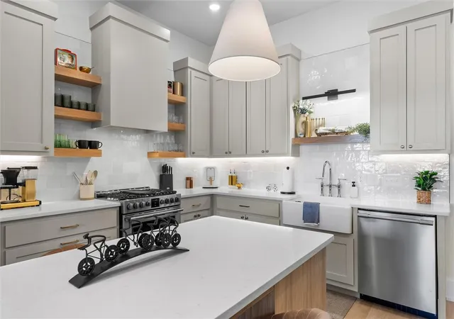 Photo 4 of Townhouse for sale at 533 SW 5th Street, Bentonville, AR 72712 | MLS# 1339950 | Listing updated on 2026-09-10