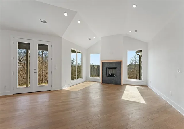 Photo 3 of Single family home for sale at 3 Mckeever Ln, Bella Vista, AR 72715 | MLS# 1340175 | Listing updated on 2026-09-25