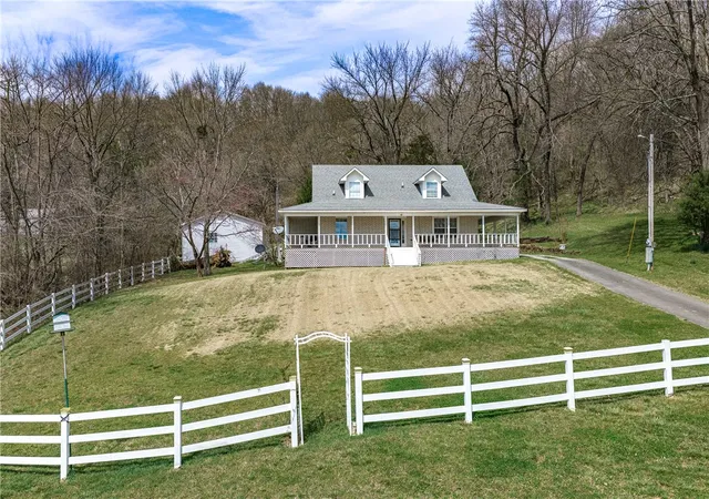 Photo 1 of Sale Pending at 19271 Vineyard Rd, Canehill, AR 72717 | MLS# 1340370 | Listing updated on 2026-09-25