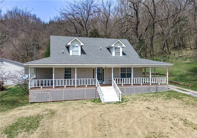 Photo 3 of Sale Pending at 19271 Vineyard Rd, Canehill, AR 72717 | MLS# 1340370 | Listing updated on 2026-09-25