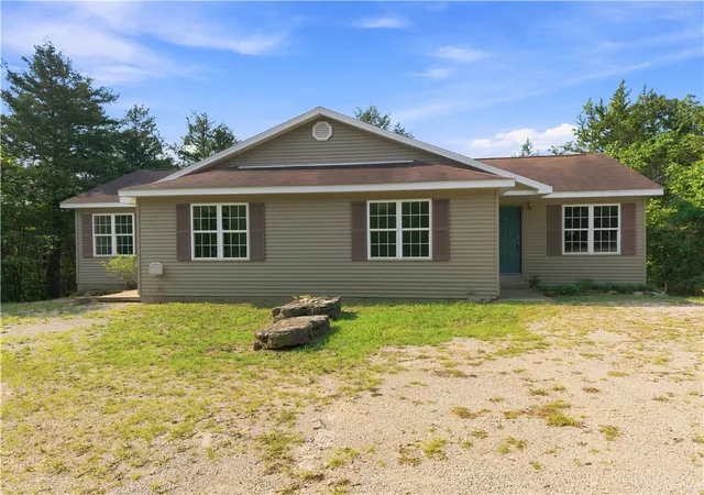 Photo 1 of Single family home for sale at 895 Flamingo Ln, Eureka Springs, AR 72631 | MLS# 1340577 | Listing updated on 2026-08-28