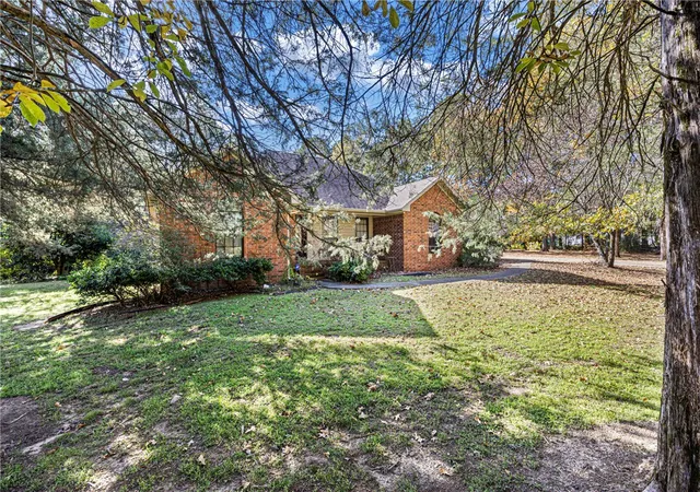 Photo 2 of Single family home for sale at 118 Forest Rd, Russellville, AR 72802 | MLS# 1340712 | Listing updated on 2026-09-06
