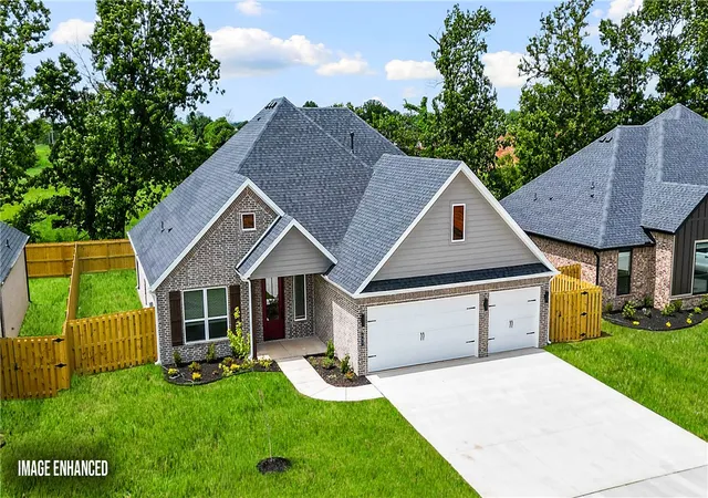 Photo 2 of Sale Pending at 607 Steep Hl Ln, Cave Springs, AR 72718 | MLS# 1341126 | Listing updated on 2026-09-29