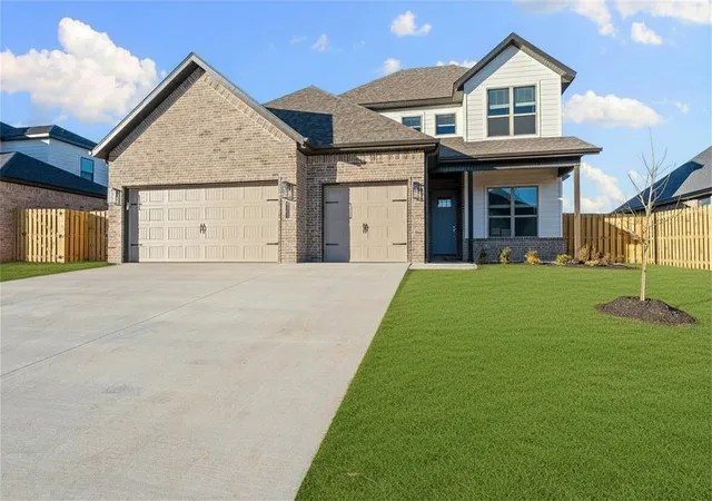 Photo 2 of Sale Pending at 1502 Lookout Ln, Cave Springs, AR 72718 | MLS# 1341111 | Listing updated on 2026-09-09
