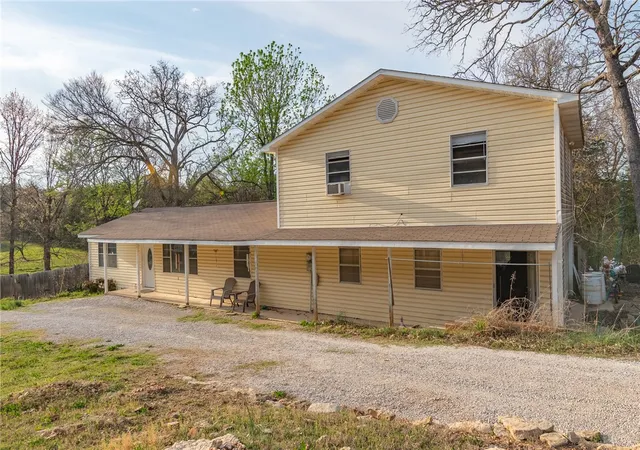 Photo 3 of Single family home for sale at 121 E Elm, Lead Hill, AR 72644 | MLS# 1341359 | Listing updated on 2026-08-31