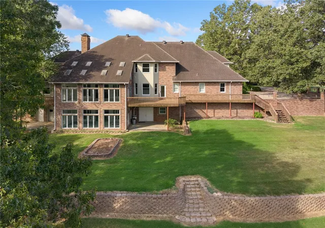 Photo 2 of Mansion for sale at 2734 Wolf Springs Rd, Harrison, AR 72601 | MLS# 1341239 | Listing updated on 2026-09-09