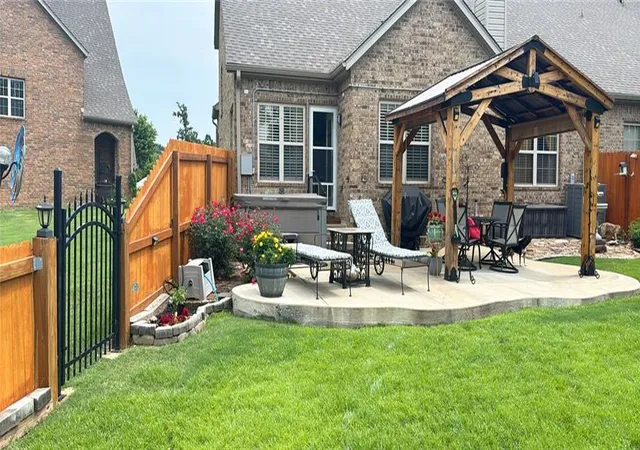 Photo 3 of Townhouse for sale at 4017 N Meadow View Dr, Fayetteville, AR 72703 | MLS# 1341484 | Listing updated on 2026-08-31