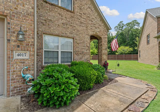 Photo 3 of Townhouse for sale at 4017 N Meadow View Dr, Fayetteville, AR 72703 | MLS# 1341484 | Listing updated on 2026-08-31