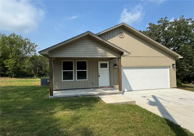 Photo 1 of Single family home for sale at 118 Damascus, Russellville, AR 72802 | MLS# 1341308 | Listing updated on 2026-10-19