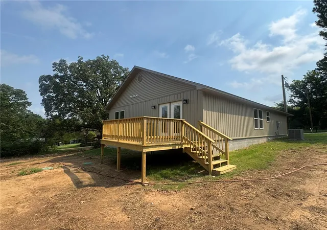 Photo 3 of Single family home for sale at 118 Damascus, Russellville, AR 72802 | MLS# 1341308 | Listing updated on 2026-10-19