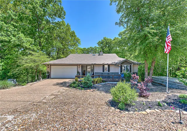 Photo 2 of Single family home for sale at 17 Stoneykirk Dr, Bella Vista, AR 72715 | MLS# 1342373 | Listing updated on 2026-09-12