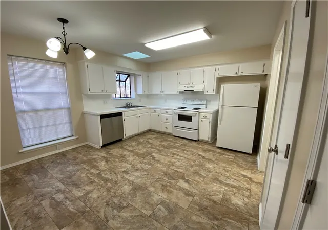 Photo 3 of Multi family home for sale at 2801 2803 W D St, Russellville, AR 72801 | MLS# 1342120 | Listing updated on 2026-09-03