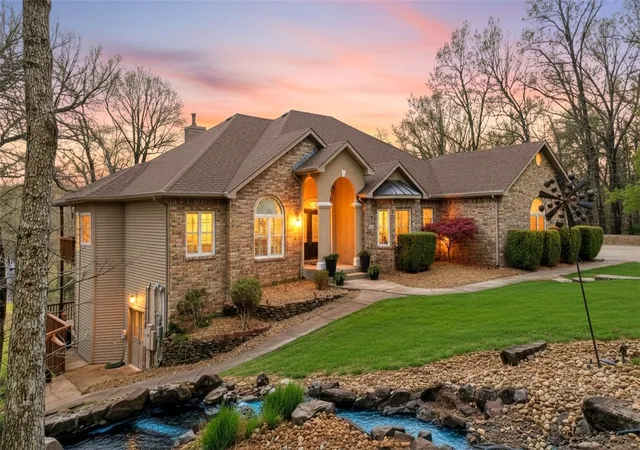 Photo 2 of Mansion for sale at 40 Chelmsworth Dr, Bella Vista, AR 72715 | MLS# 1342609 | Listing updated on 2026-09-14