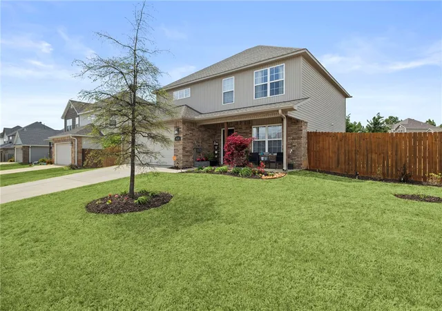 Single family home for sale at 414 Driftwood St, Lowell, AR 72745 | MLS# 1342866